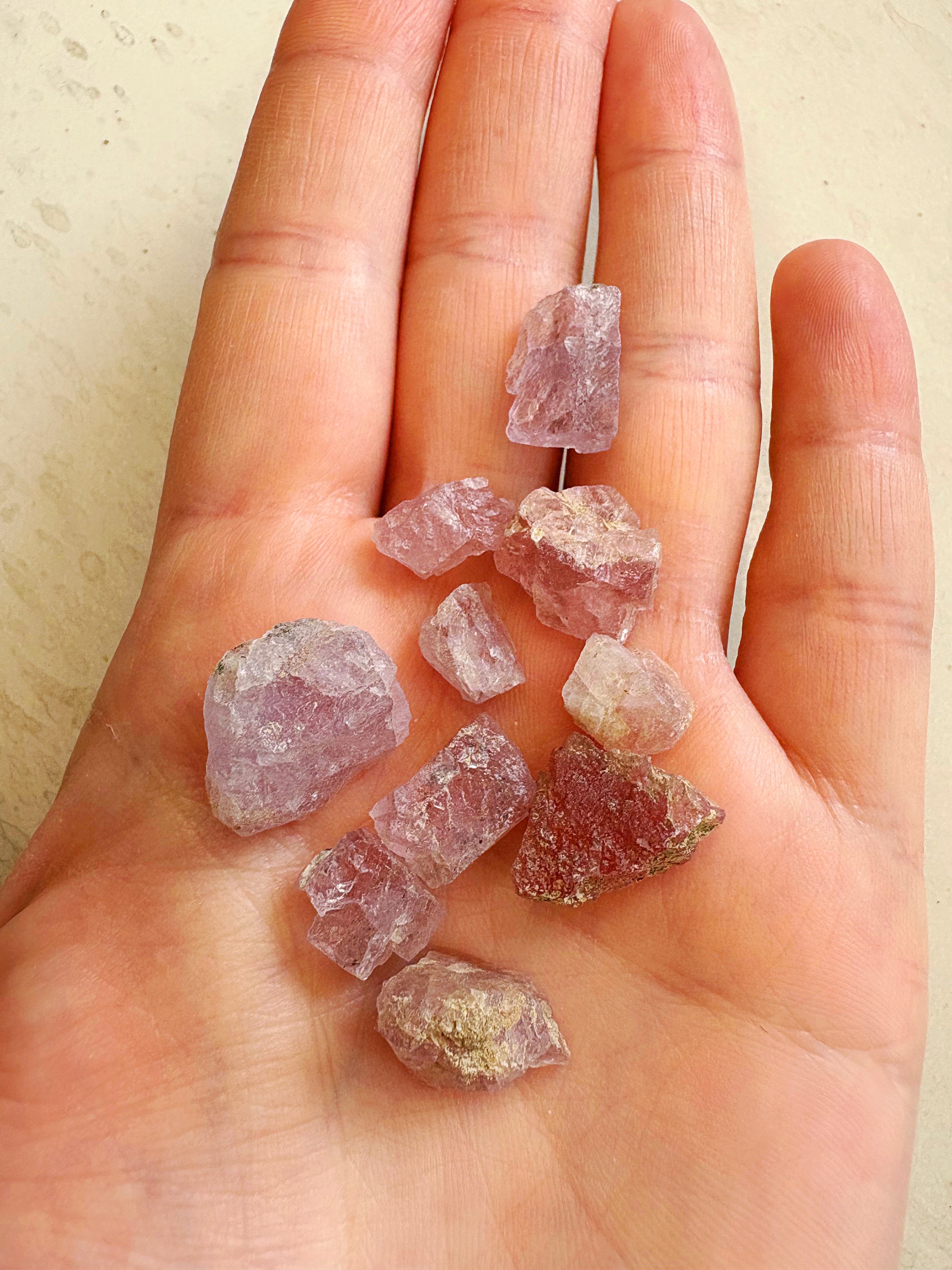 MINI lot par 10 : Fluorite rose 1 - origine FRANCE