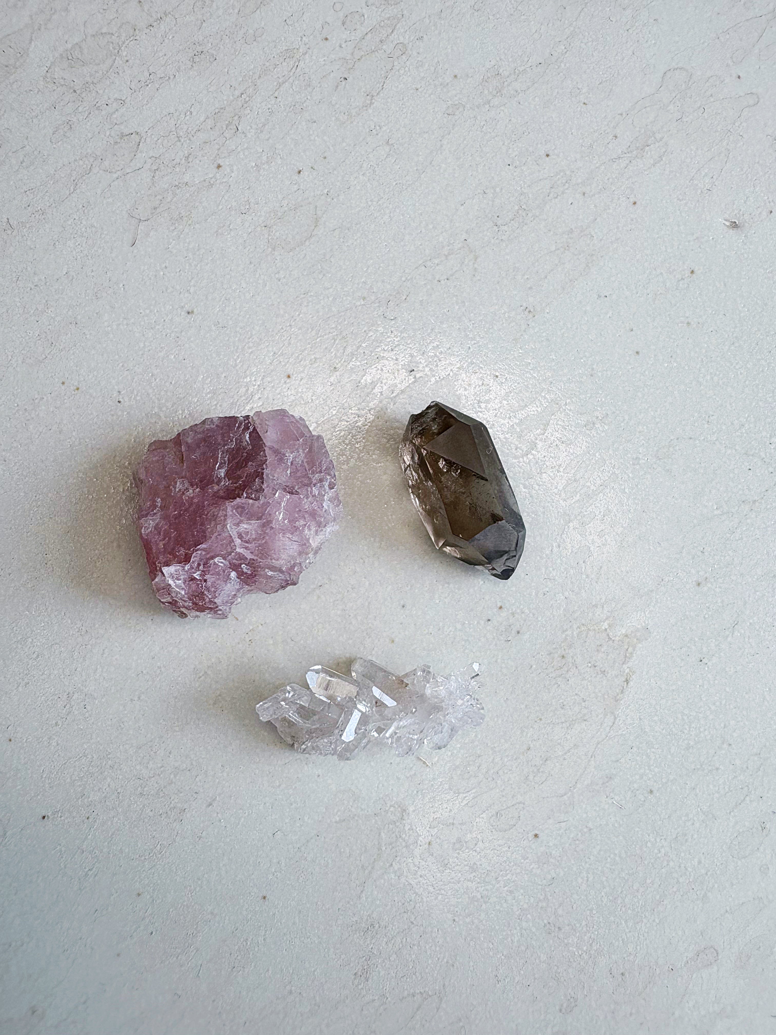 Mini trio 4 - Cristal de roche / Quartz fumé / Fluorite rose - origine FRANCE